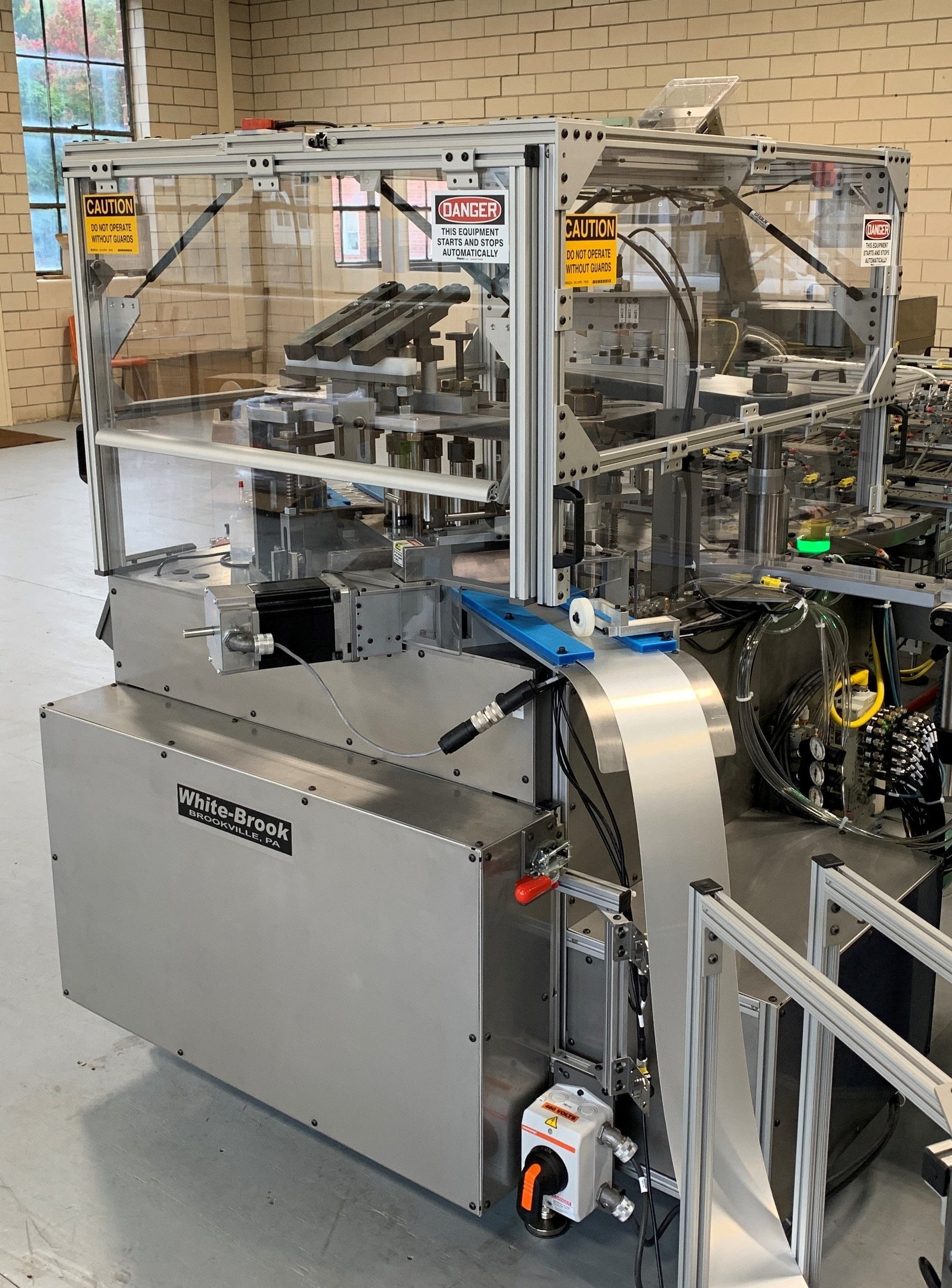 Closure Lining Machine